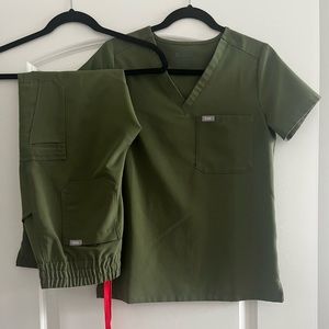 Women’s Dark Olive Figs Scrub Set